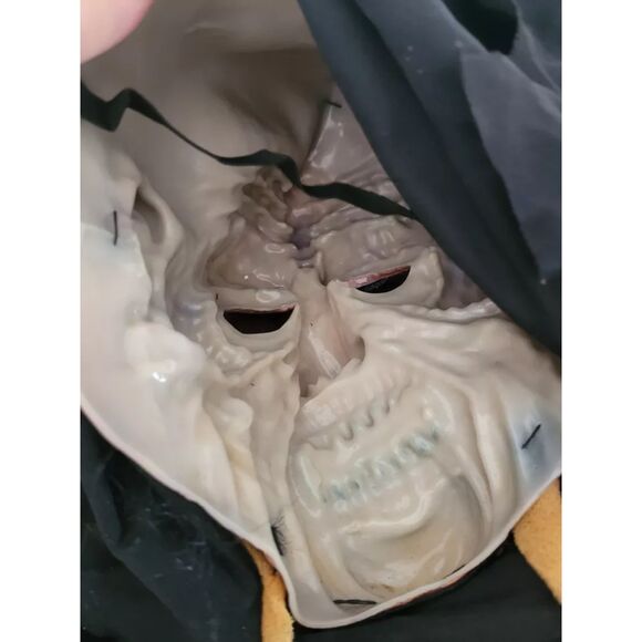 Halloween Vintage Old Man Wrinkled Face Rubber Mask w/Black Hood Cloak Costume - Picture 10 of 10